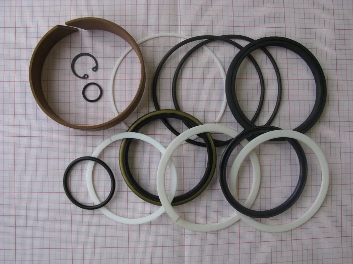 04652-30200-71 Ремкомплект цилиндра подъема d-70 (HH)