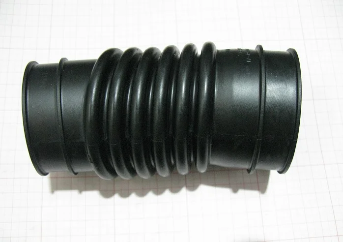 17811-26661-71 Патрубок воздушного фильтра (HH)