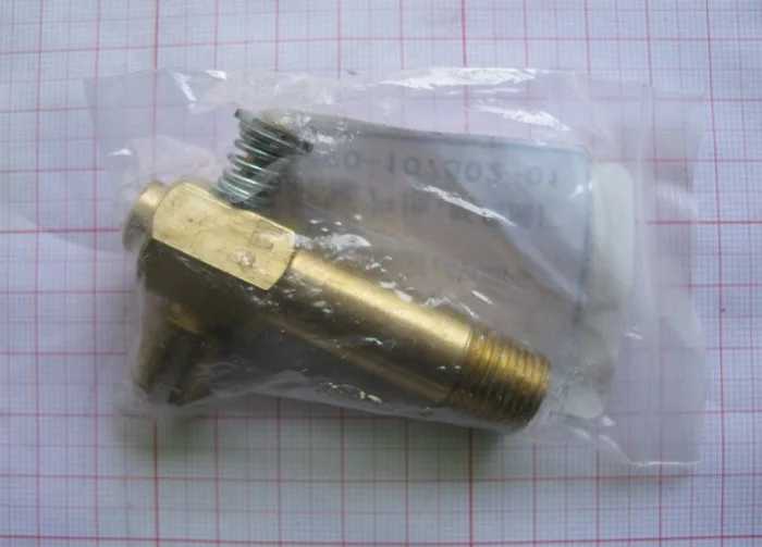 485-01100 Отвод гидравлический (слив жидкости) (TRP)