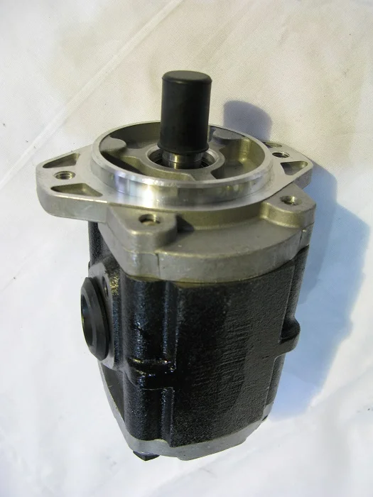 67130-23360-71 Насос гидравлический Toyota 7FD25 (TRP)