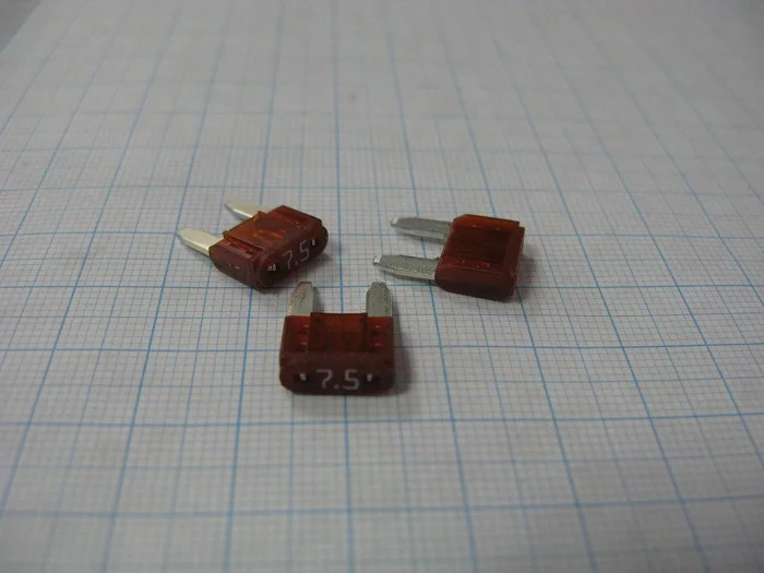 80982-76042-71 Предохранитель 7,5А