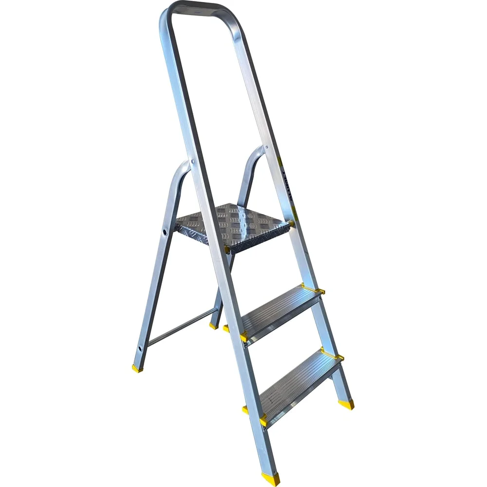 Алюминиевая стремянка Алюмет с анодированным покрытием профессиональная 3 ступени. Серия APA 7003