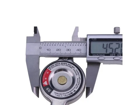 Крышка радиатора 17214-72020 для Kubota двигателя Z602 Z482 трактора B2100 B2400 B3000 B7510 B7500 косилки ZD18F ZD21F ZD25F ZD28F ZD326P экскаватора KX018-4 KX080-4S