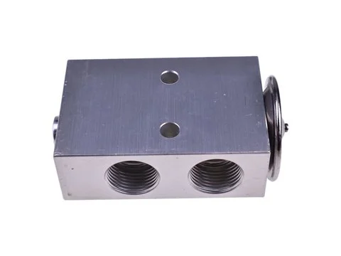 Расширительный клапан 118321C1 для CASE 1086 1486 1586 3088 3288 3688HC 3788 5088 6388 7488 786 886 186 410 420 445