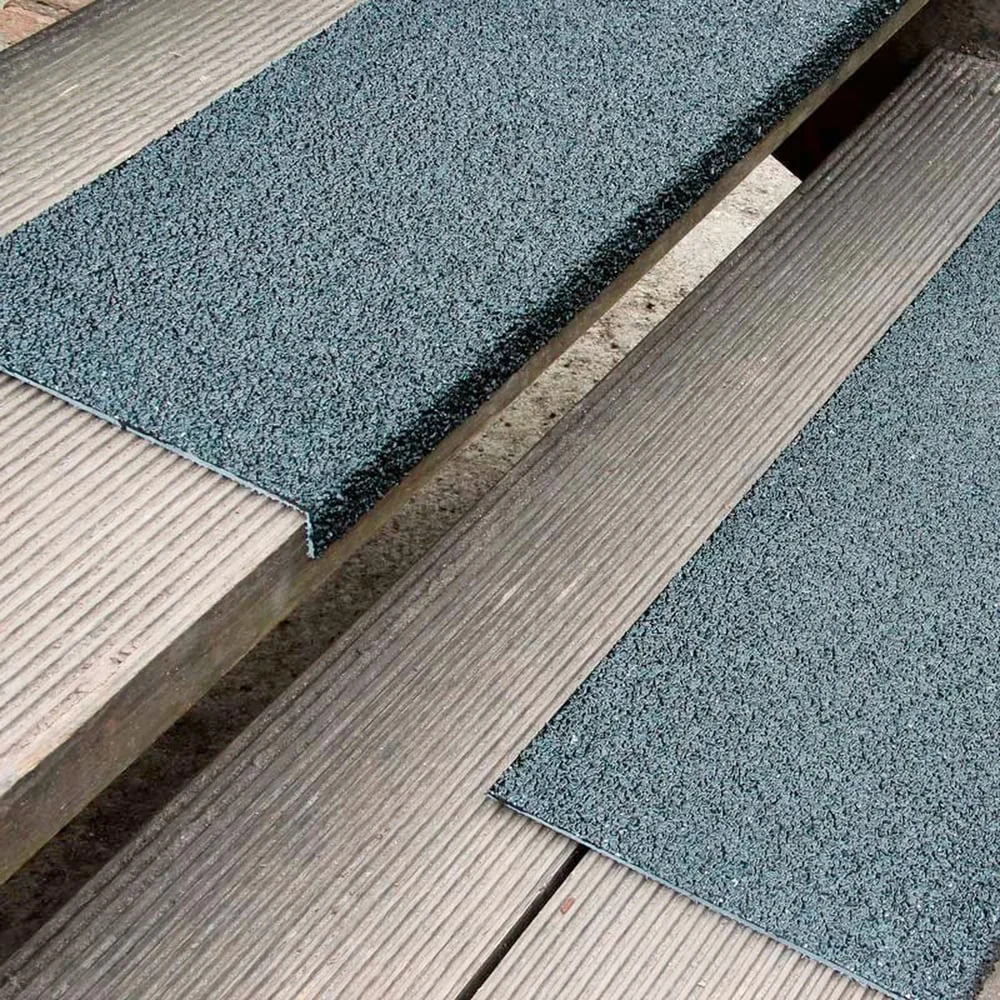 Противоскользящий профиль из стеклопластика Mehlhose GmbH пластина с углом, 230 ммx600ммx30мм, крупное зерно, цвет-черный