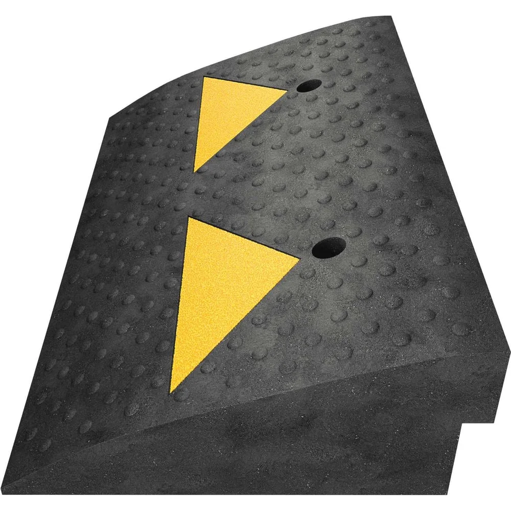 Съезд с бордюра ТЕХНОЛОГИЯ КОМПОЗИТ СП-150-1 основная часть со светоотражателем