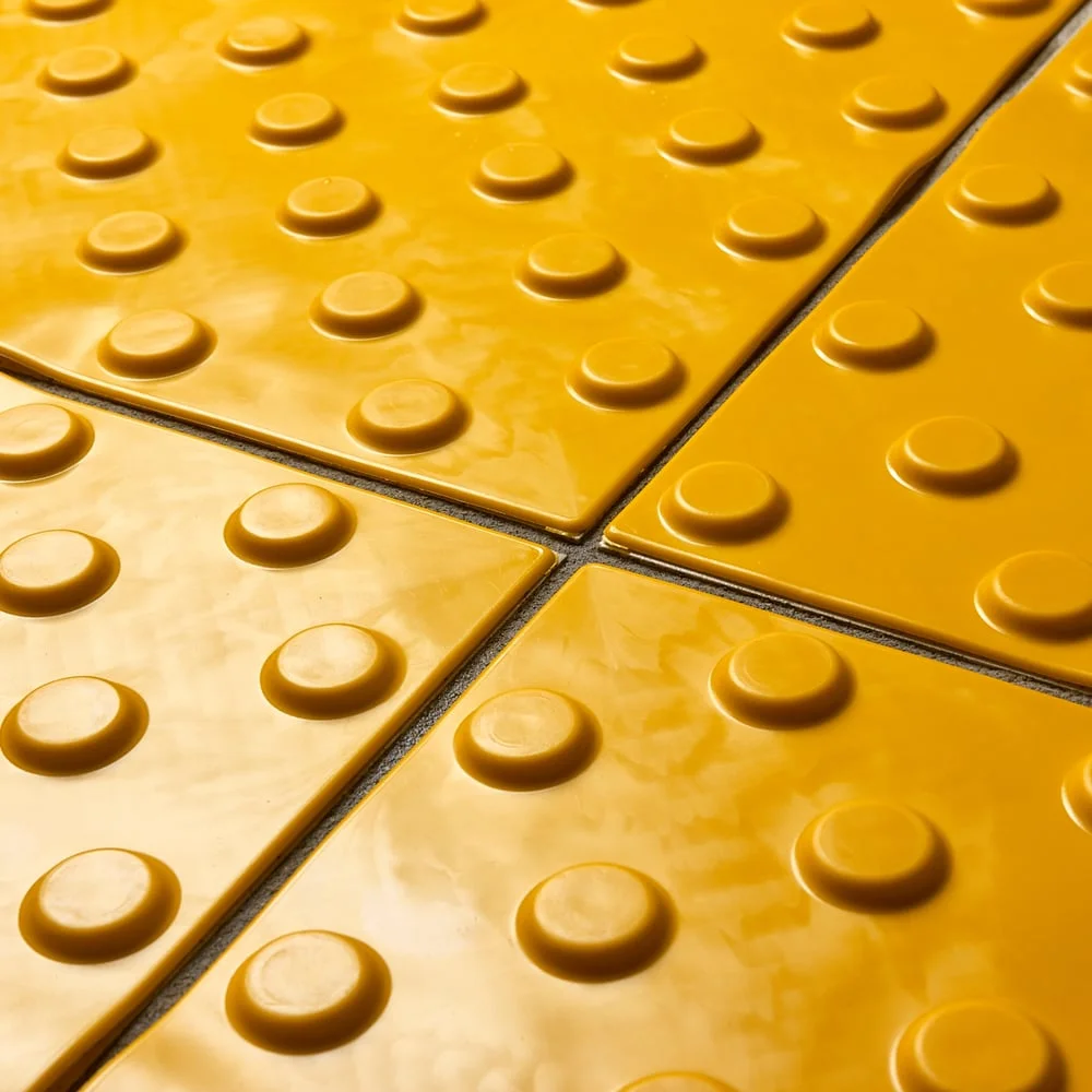 Тактильная плитка PALITRA TECHNOLOGY конусы шахматные 50245-3-PVC-300x300x4-Y-VI