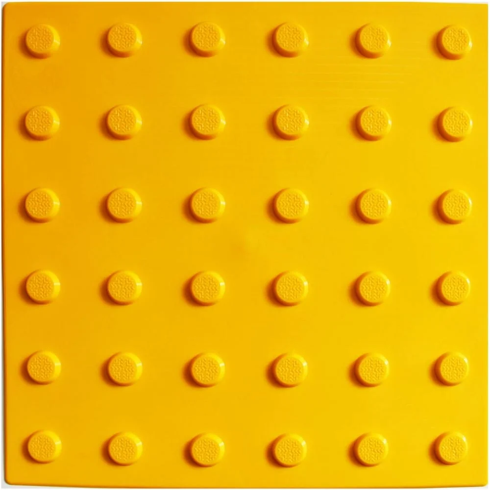 Тактильная плитка ПластФактор ПВХ Конус в линейном порядке 300x300x5,5 мм (преодолимое препятствие) 25 шт
